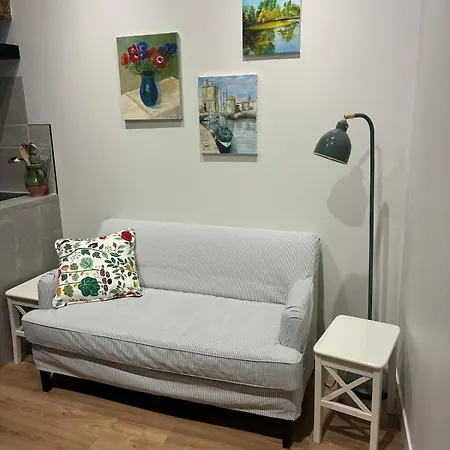 Cozy One Bedroom Apartment, Le Nest Apartment Montreuil-Bellay