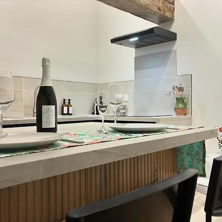 Cozy One Bedroom Apartment, Le Nest *