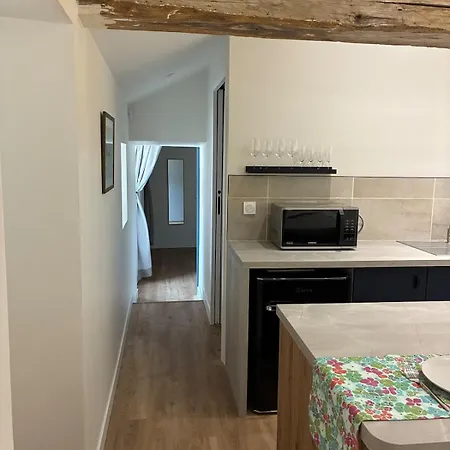 Cozy One Bedroom Apartment, Le Nest Apartman