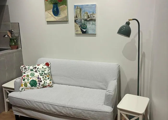 Cozy One Bedroom Apartment, Le Nest Apartamento Montreuil-Bellay