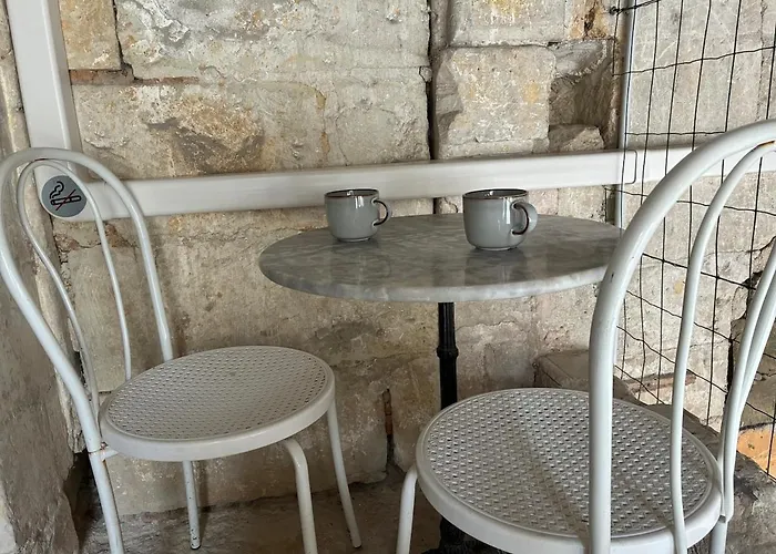 Cozy One Bedroom Apartment, Le Nest Apartamento